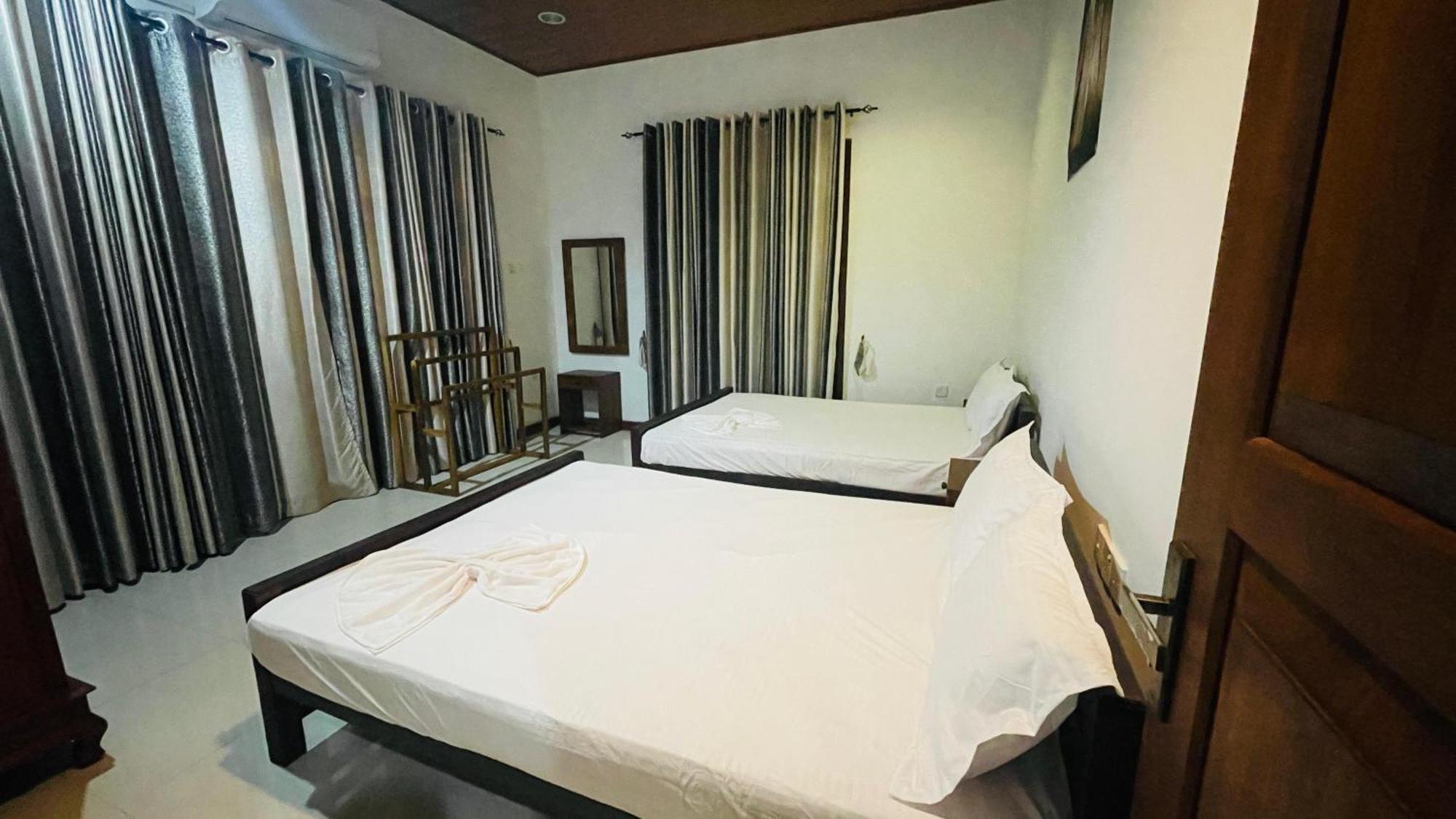 Anuradhapura Hotels Habitación foto